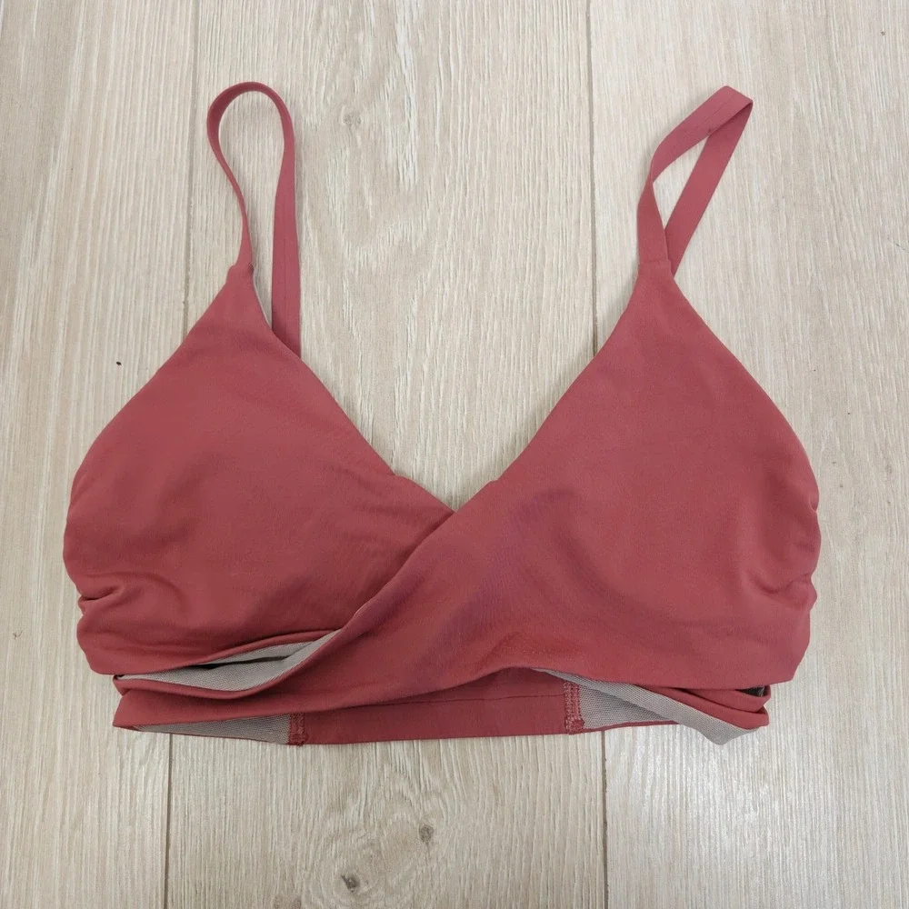 Lululemon Womens Lean In Bra 6 Rose V-Neck Double Strap Back Athleisure Yoga